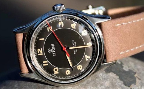 梅花手表被銹侵蝕的原因和處理銹跡的方法