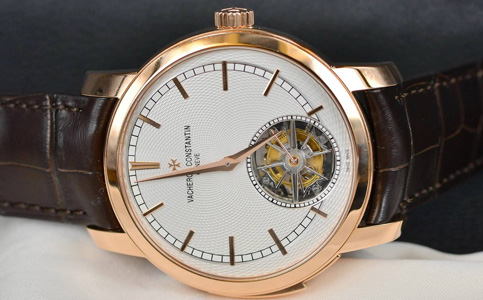 江詩丹頓手表維修部(解決江詩丹頓手表劃痕問題的方法和預(yù)防措施)