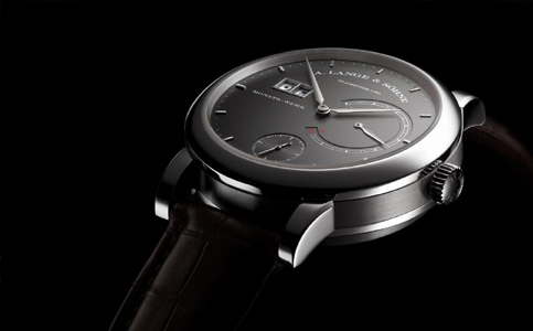 朗格手表維修點(diǎn)售后電話(解決朗格手表表玻璃起霧)